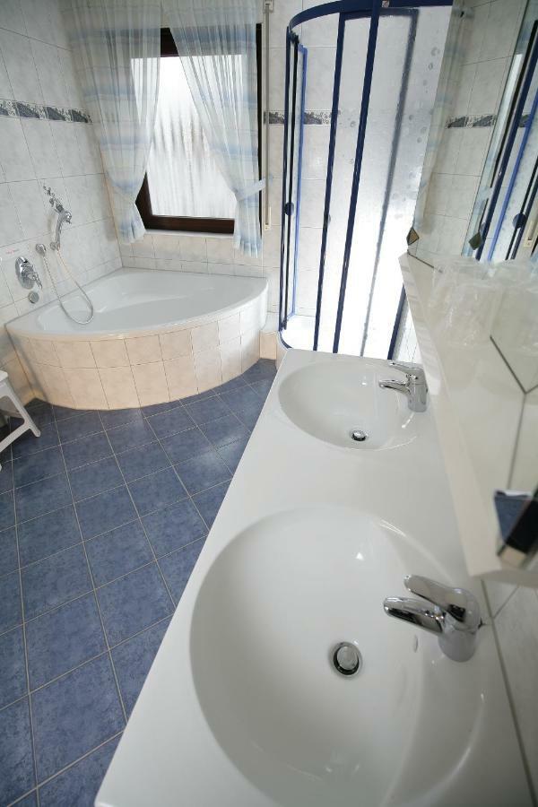 Hotel Am Baronenwald Göppingen Dış mekan fotoğraf